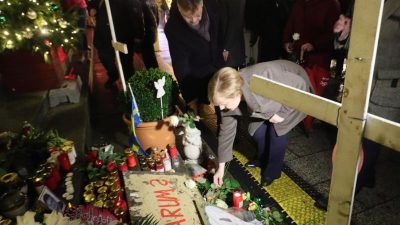 Nach Kritik von Hinterbliebenen: Merkel gedenkt der Opfer des Berliner Terroranschlags