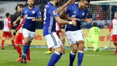 Schalke baut gegen Augsburg Serie aus