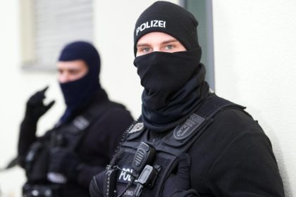 Türkische & kurdische Nationalisten in Deutschland: Großrazzia gegen “Osmanen Germania” – Antifa-Projekt “Bahoz”-Gang