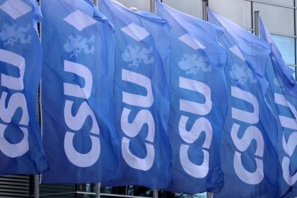 CSU bleibt hart bei Asylpolitik – Ermahnungen an SPD