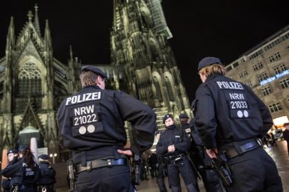 Kölner Polizei prüft “Bedrohungslage” im Hauptbahnhof
