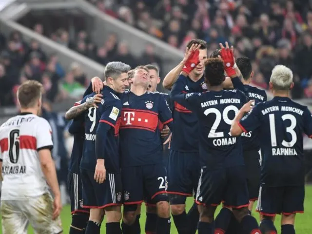 Der FC&nbsp;Bayern München erkämpfte sich einen 1:0-Sieg in Stuttgart. Foto: Marijan Murat/dpa