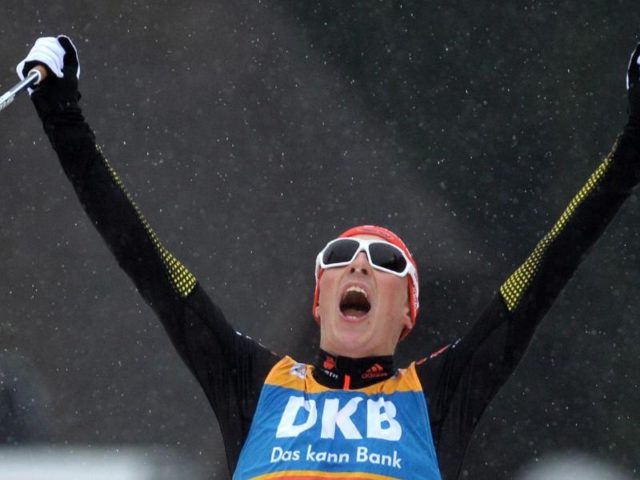 Eric Frenzel gewinnt zum fünften Mal in Serie den Gesamtweltcup der Nordischen Kombinierer. Foto: Patrick Seeger/dpa