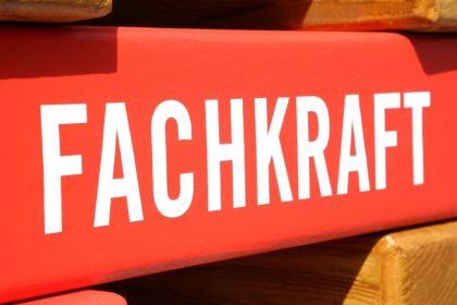 IW: Fachkräftemangel hemmt zunehmend Wirtschaftswachstum