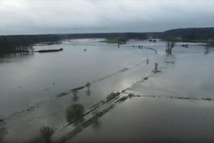Hochwasser steigt: Anspannung an deutschen Flüssen