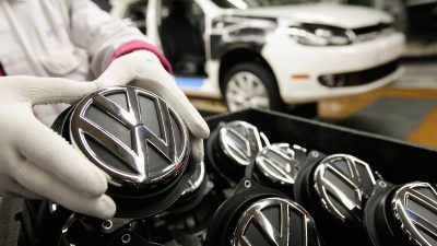VW-Vertriebsvorstand: Wir müssen lernen, wie man mit dem Virus lebt  – Stillstand nur bis Sommer