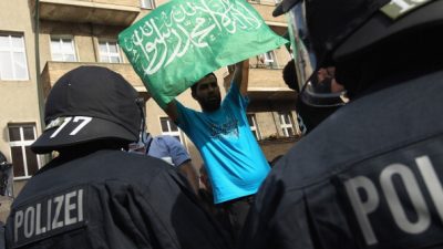 Salafisten-Szene in Berlin fest verankert und immer gewaltbereiter