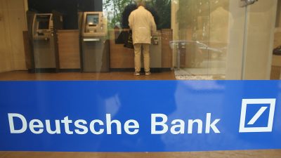 Politiker von Union und SPD kritisieren hohe Boni für Manager der Deutschen Bank