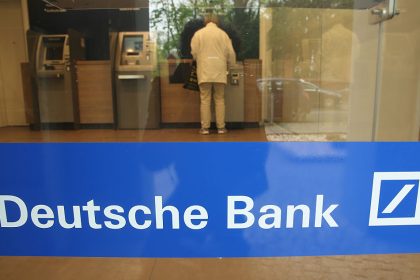 Politiker von Union und SPD kritisieren hohe Boni für Manager der Deutschen Bank