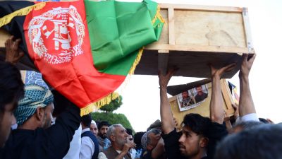Merkel spricht Afghanistans Präsidenten nach Anschlägen Mitgefühl aus