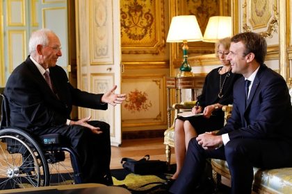 Unmut über schwache Beteiligung an Elysée-Feier mit Schäuble in Paris
