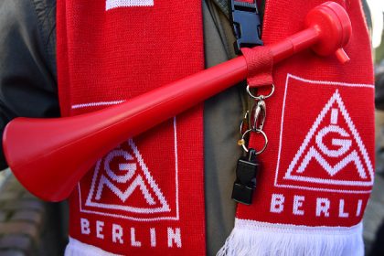IG Metall-Chef droht mit deutlicher Ausweitung der Streiks