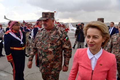 Von der Leyen übergibt Jordanien Militärausrüstung im Wert von rund 18 Millionen Euro