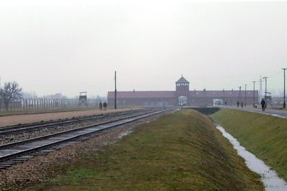 Berliner Staatssekretärin will Pflicht-KZ-Besuch für Asylbewerber