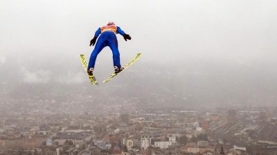 Skispringer Freitag bei Quali in Innsbruck Dritter