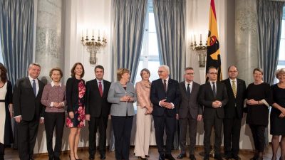 Steinmeier würdigt Einsatz für Demokratie – Neujahrsempfang mit Spitzenpolitikern und Flüchtlingshelfern