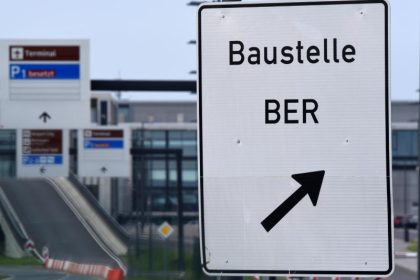 Bis 2030 Bedarf von drei Milliarden Euro für BER