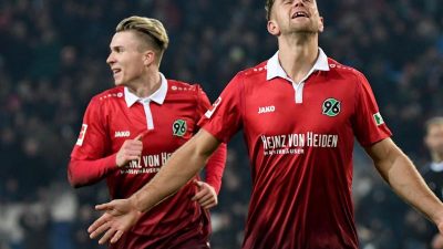 Drei Füllkrug-Tore zum 96-Sieg bei De Jongs Mainz-Debüt