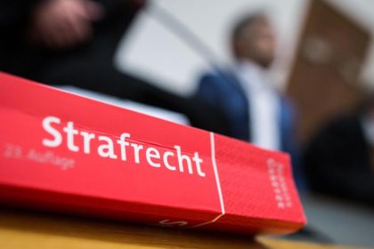 Corona-Krise: Juristen warnen vor Strafrecht als Mittel, um Kontaktverbot zu erzwingen