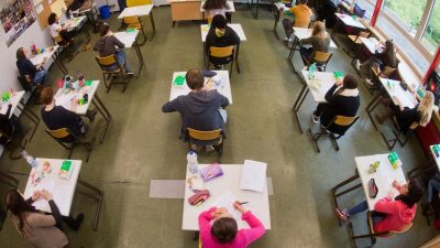 „Pionierentscheidung“: Jobcenter muss Schulbücher für Hartz-IV-Empfänger bezahlen