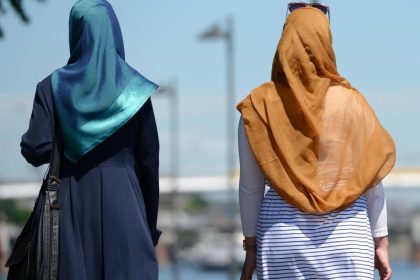 ARD-Korrespondentin Amiri „sehr irritiert“ über Kritik an Kopftuch