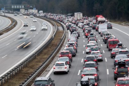 Neuer Verkehrsminister will Kurs der alten Regierung in Dieselkrise fortsetzen