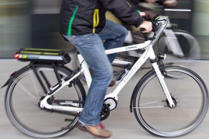 16-jähriger Pedelecfahrer stirbt nach Kollision mit Straßenbahn