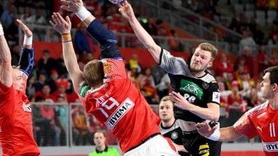 Niederlage gegen Dänemark: Deutsche Handballer vor EM-Aus
