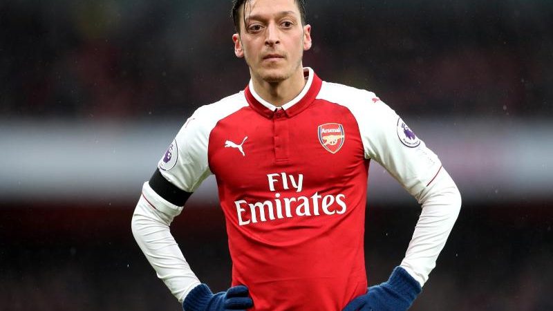 Mesut Özil verlängert Vertrag beim FC Arsenal