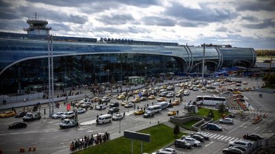 Russisches Passagierflugzeug kurz nach Start in Moskau abgestürzt – Alle Insassen sind umgekommen