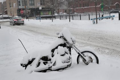 Schneesturm in den USA lässt fast 1500 Flüge ausfallen