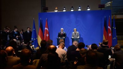 Merkels Treffen mit Yildirim bringt keine Bewegung im Fall Yücel