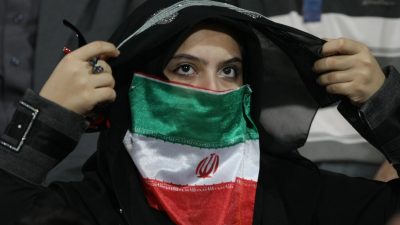 Anti-Kopftuch-Protest in Teheran sorgt für Aufsehen im Internet
