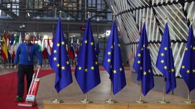 Europa-Staatsminister Roth schlägt EU-Fonds für Rechtsstaatlichkeit vor