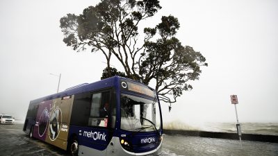Unwetter in Neuseeland: Touristen in Golden Bay gestrandet