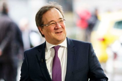Drei Politiker sieht Altkanzler Schröder als Merkels Nachfolger