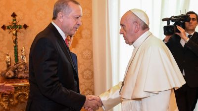 Papst empfängt Erdogan im Vatikan – Italiens Behörden verhängen 24-stündiges Demonstrationsverbot