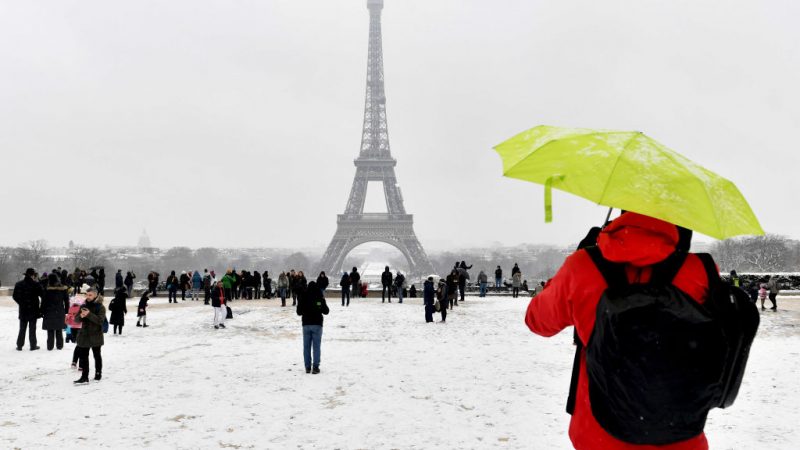 Eiffelturm wegen Schnees weiter geschlossen