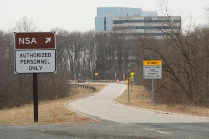 Schüsse vor NSA-Zentrale: Mehrere Menschen im Krankenhaus