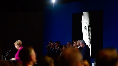 Merkel ehrt Altkanzler Kohl auf Parteitag: „Er war ein wahrer Patriot und überzeugter Europäer“