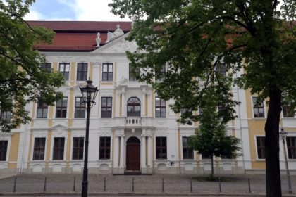 Empörung in Magdeburg: SPD-Staatssekretärin tritt offiziell mit Kopftuch bei Moslems in Stendal auf
