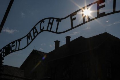 Polens Holocaust-Gesetz tritt in Kraft – Polnische Delegation in Israel will es erklären