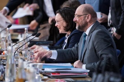 CDU, CSU und SPD beraten weiter