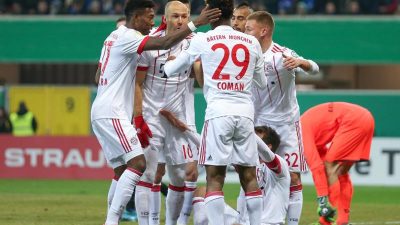 Bayern besiegt Paderborn 6:0 und steht im Pokal-Halbfinale