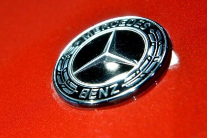 „Beschämender Kotau vor Diktatur“: Daimler entschuldigt sich für Dalai-Lama-Zitat in China