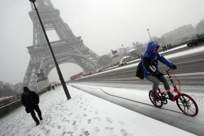 Schneechaos: Franzosen sollen ihr Auto stehenlassen