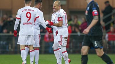 Endlich Gegenwehr: Bayern loben Paderborn