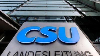 CSU sackt in Umfrage zu bayerischer Landtagswahl weiter ab