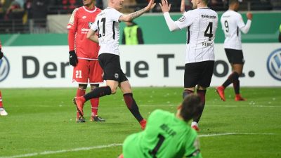 Mainzer Gastgeschenke bescheren Frankfurt Pokal-Halbfinale