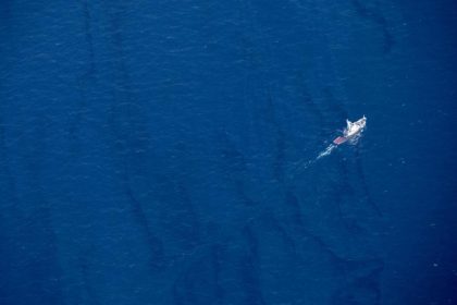 Nach Tankerunglück: Öl an Japans Küsten angeschwemmt